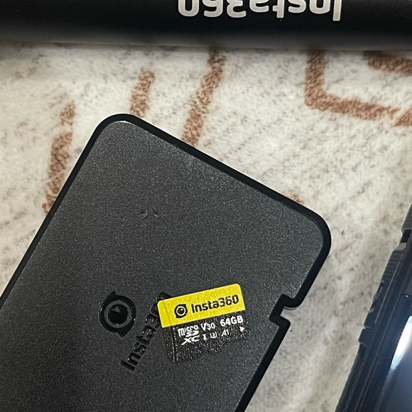 Insta360 Black Digital Camera Kit - Picture 5 of 5